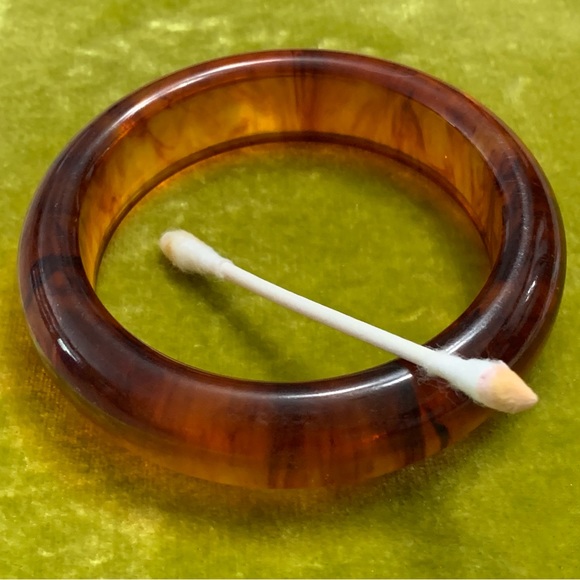 Vintage Bakelite Apple Juice Bangle Simichrome Tested - Picture 3 of 4